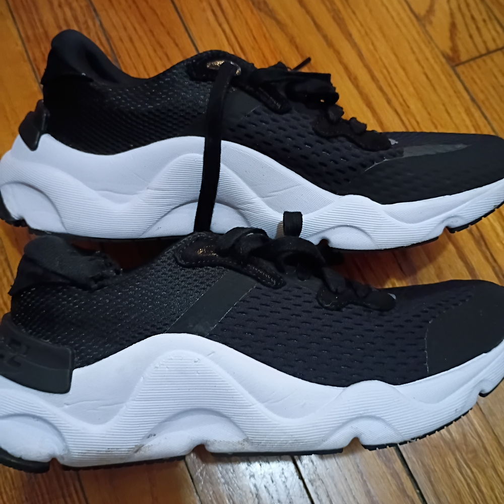 Sorel Kineric Black and White Athletic Shoes